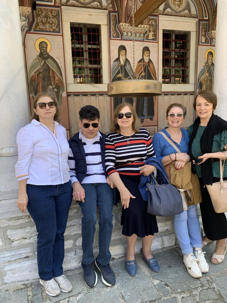 Ξένη, Διονύσης, Πάτρα, Όλγα, Μαρία